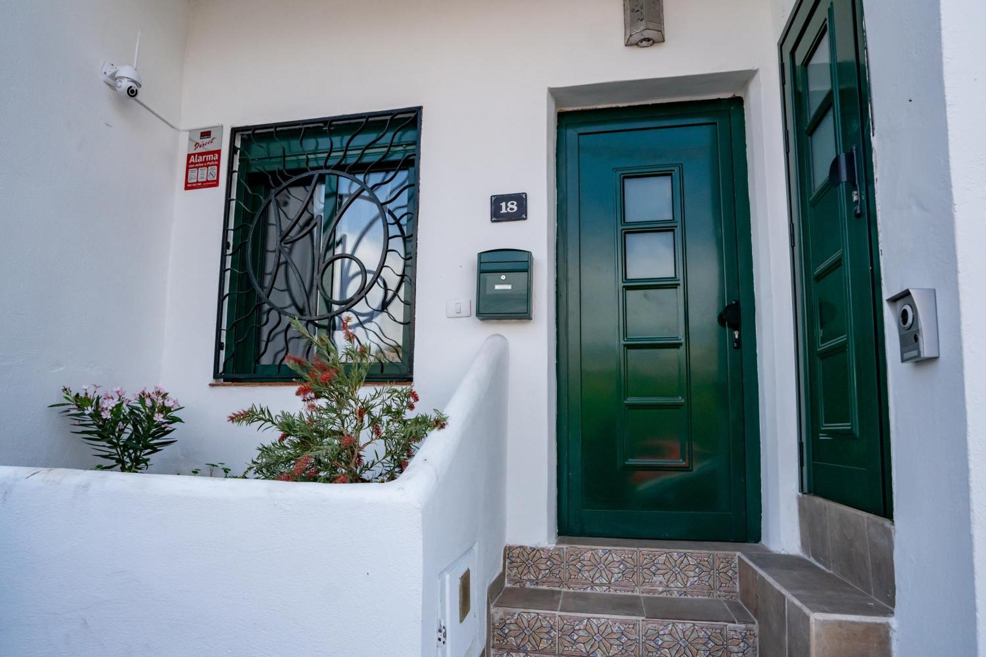 Casa Julio - Alcala Complete Coastal Retreat - Entire Apartment - 3 Min Walk From The Ocean - Shared Entrance With Host Εξωτερικό φωτογραφία