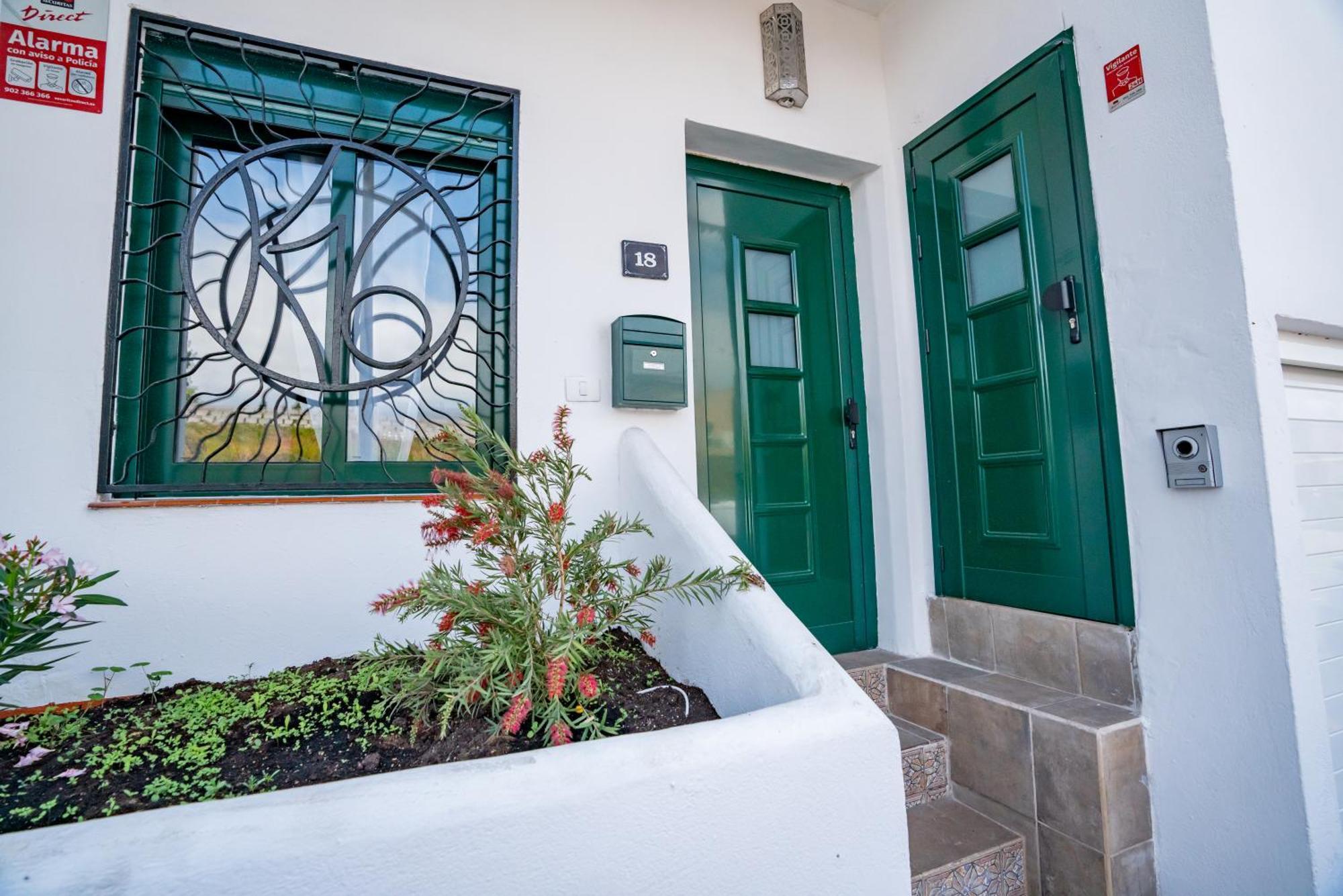 Casa Julio - Alcala Complete Coastal Retreat - Entire Apartment - 3 Min Walk From The Ocean - Shared Entrance With Host Εξωτερικό φωτογραφία