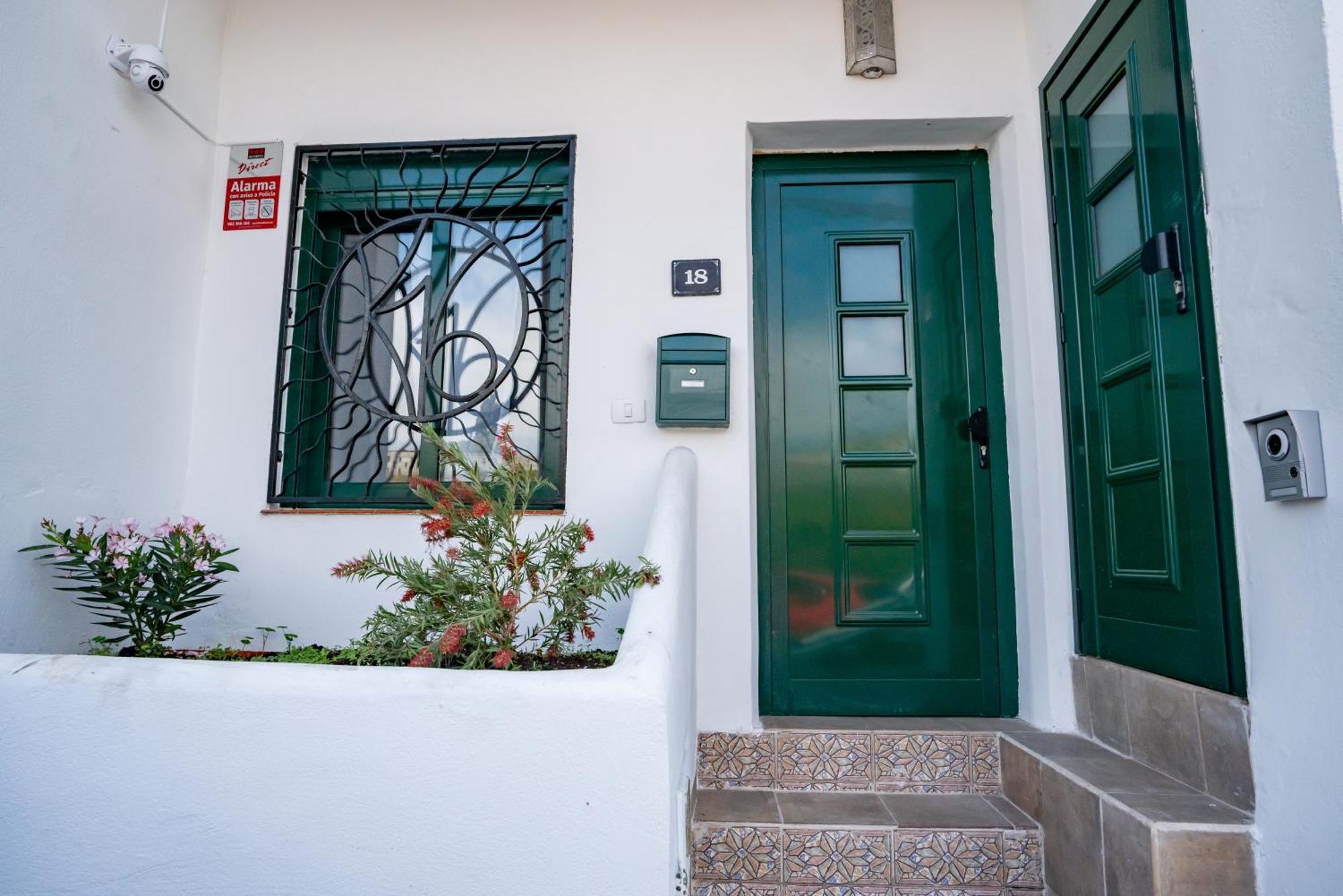 Casa Julio - Alcala Complete Coastal Retreat - Entire Apartment - 3 Min Walk From The Ocean - Shared Entrance With Host Εξωτερικό φωτογραφία